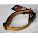 Collier en nylon doré. Taille réglable de 30 à 45 cm